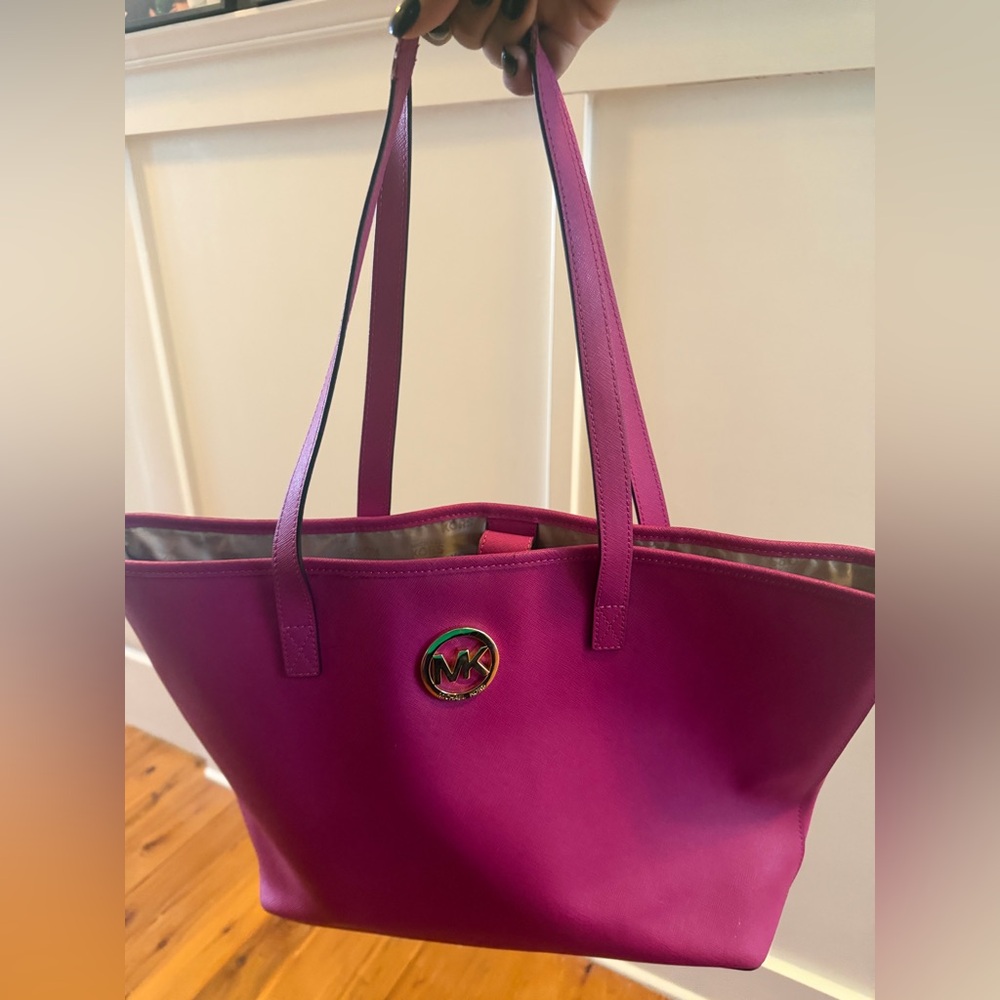 Michael Kors Fuchsia Tote Bag - Picture 2 of 2